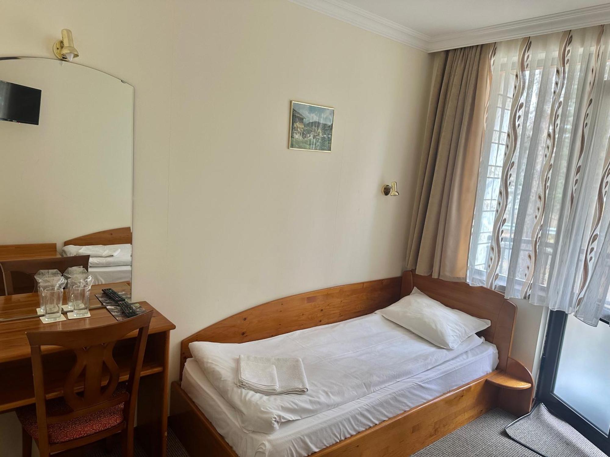 Daf Trans Hotel Пештера Экстерьер фото