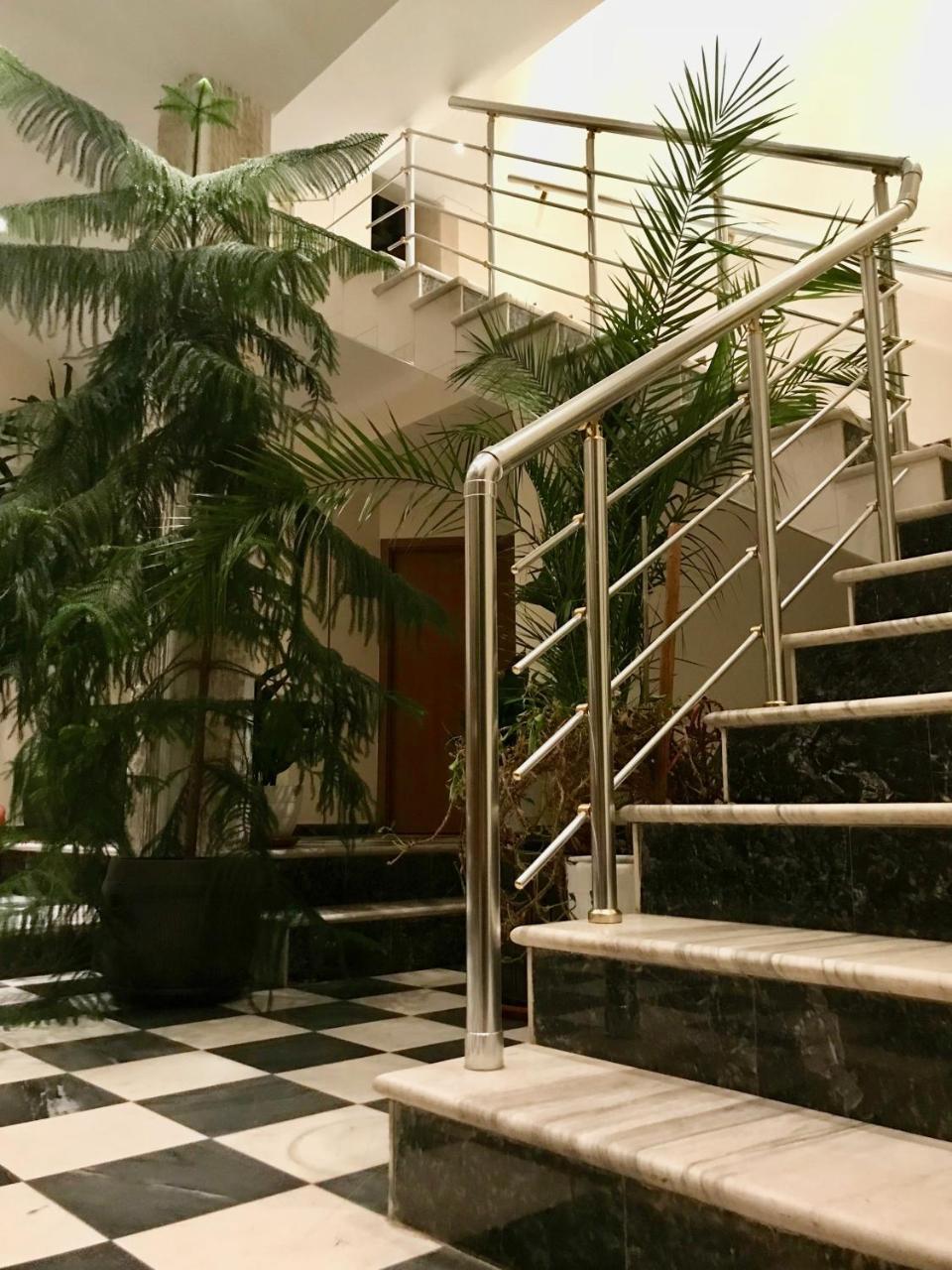 Daf Trans Hotel Пештера Экстерьер фото
